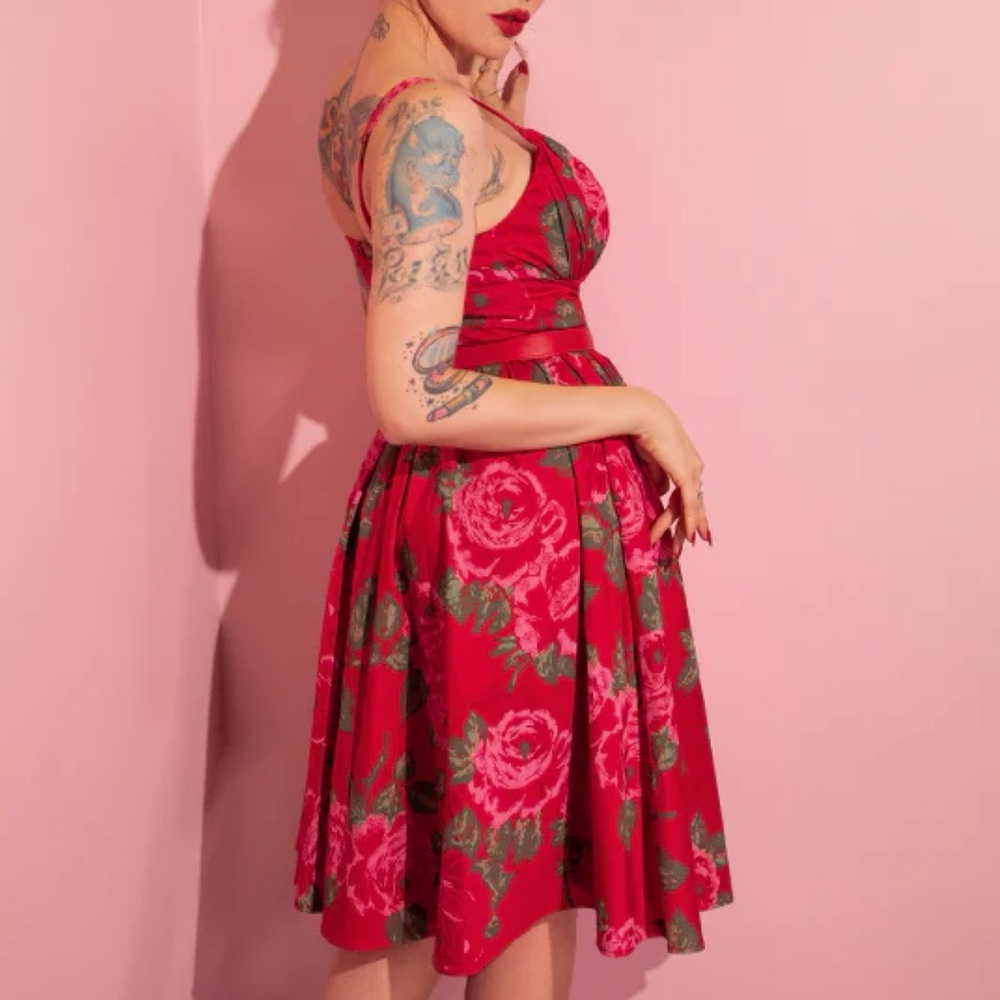 Vixen by Micheline Pitt Ingenue Swing Dress in Vintage Red Rose Print 3X - Picture 10 of 16